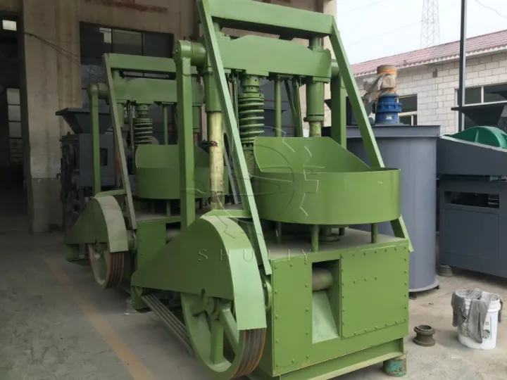 Coal honeycomb briquette making machine